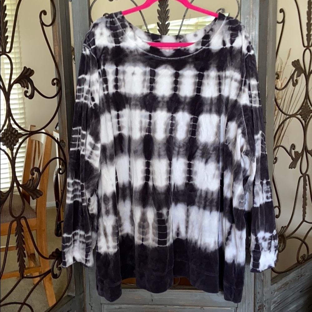 Plus size 3x tie dye black and white long sleeve